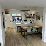Ideal Getaway - 3 Bed Harbourside Bristol
