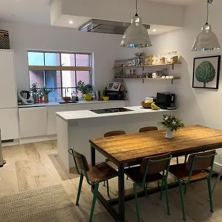 Ideal Getaway - 3 Bed Harbourside Holiday home *