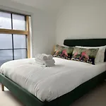 Ideal Getaway - 3 Bed Harbourside 別荘