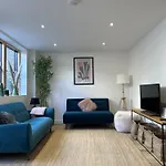 Ideal Getaway - 3 Bed Harbourside Bristol