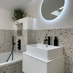 Ideal Getaway - 3 Bed Harbourside * ブリストル