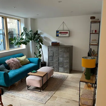 Ideal Getaway - 3 Bed Harbourside