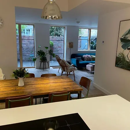 Nyaraló Ideal Getaway - 3 Bed Harbourside Bristol