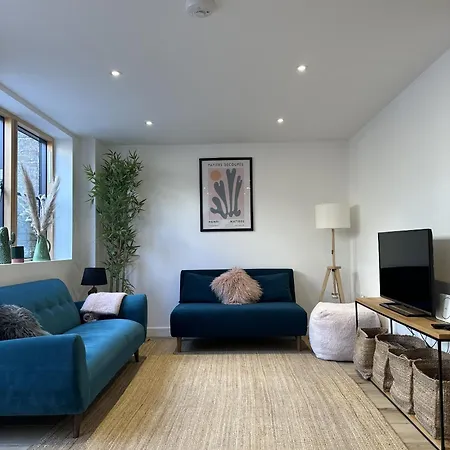 Ideal Getaway - 3 Bed Harbourside Bristol